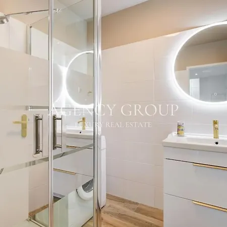 Appartement, 2 Pieces, A Deux Pas De La Croisette דירה